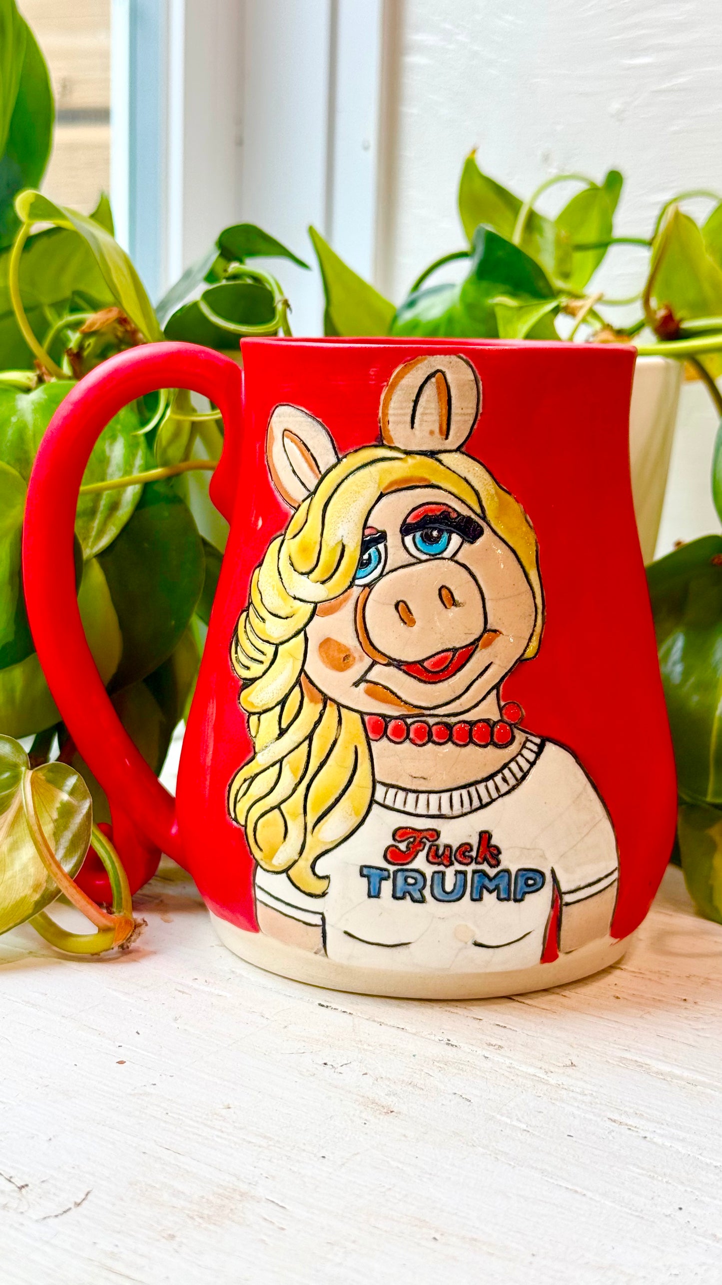 Miss Piggy Red Pre-order