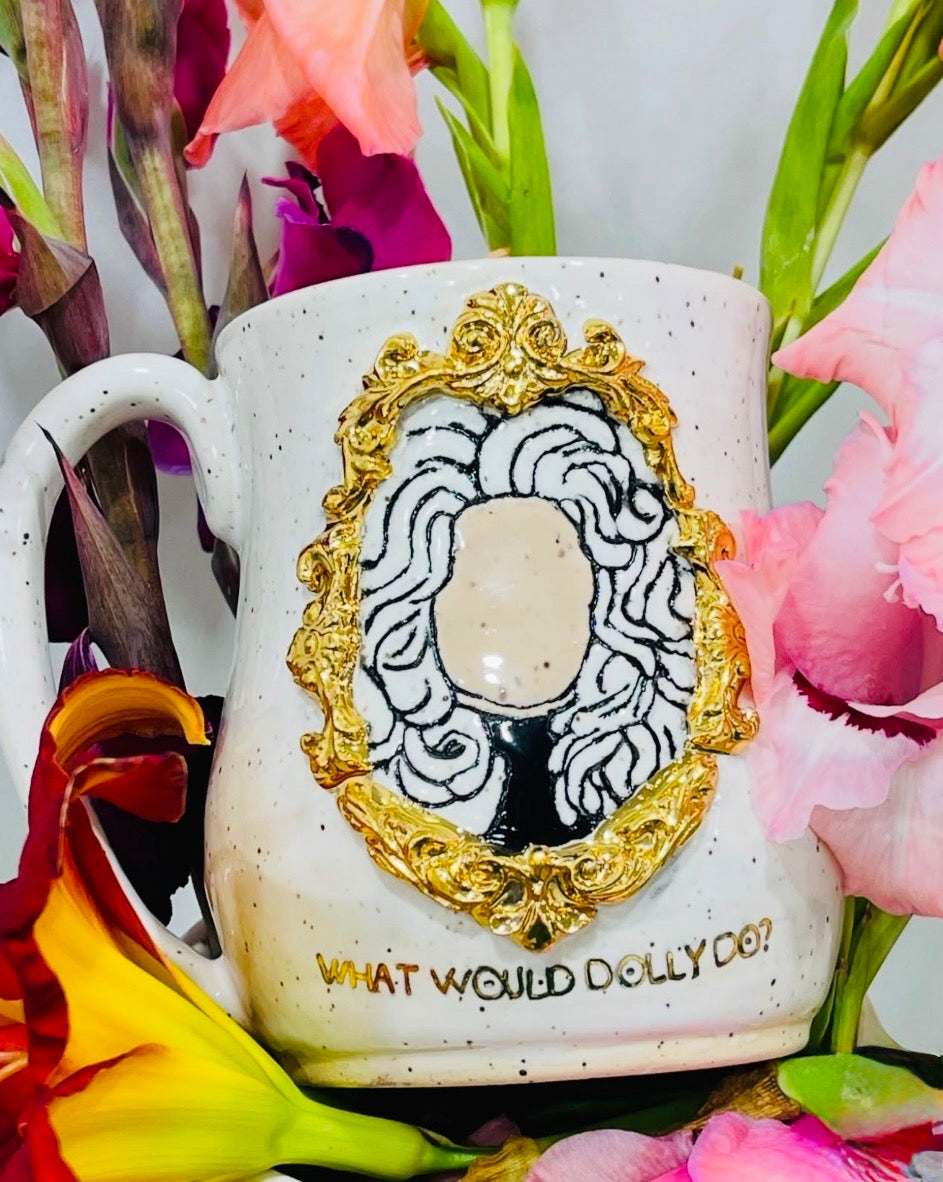 Dolly - Pre-order